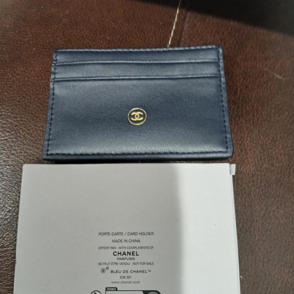 Chanel   Blue Card Holder - Picture 2 of 4